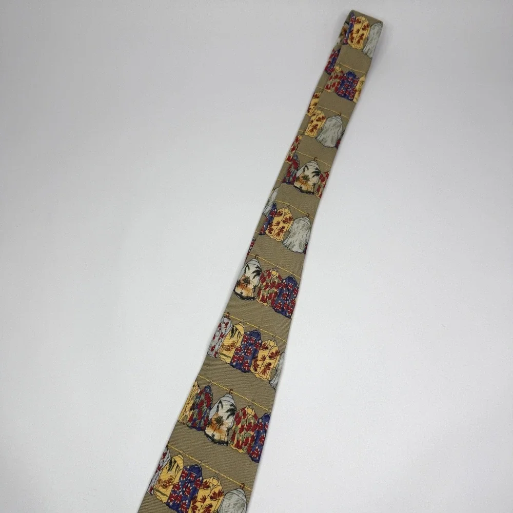 Tommy Bahama Relax Necktie Mens OS Tan Hawaiian Shirt Print 100% Silk Novelty